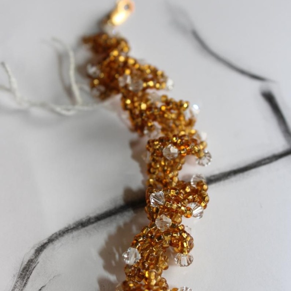 Iris Ruffle Bead Necklace Swarovski Crystal Accent - Picture 3 of 4